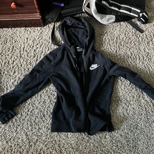 Black Nike sweatshirt 15$